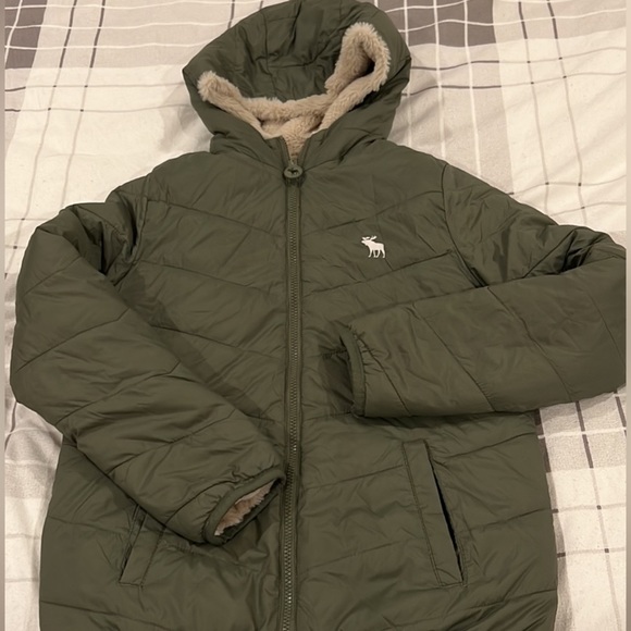 Abercrombie Kids reversible puffer jacket size 13/14